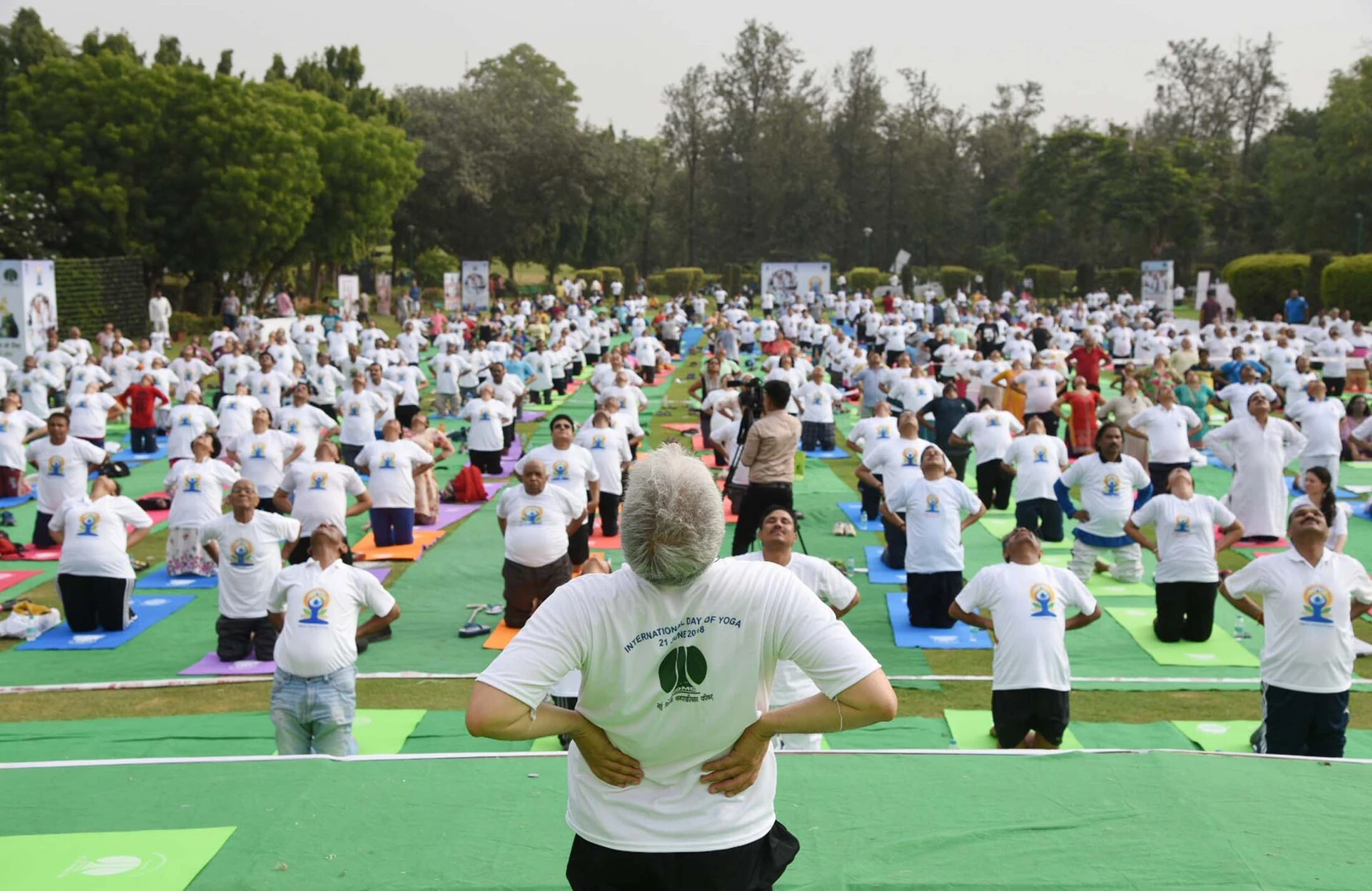 नई दिल्ली के नेहरू पार्क में योग कार्यक्रम